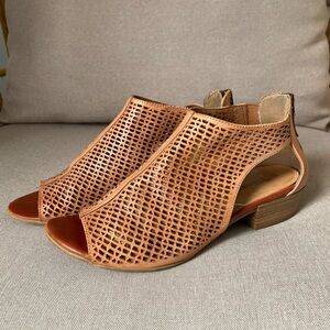 👡 Tamaris Soft Touch It Leather Peep Toe Wedge Sandals EU 39 US 8 Tan Cutout